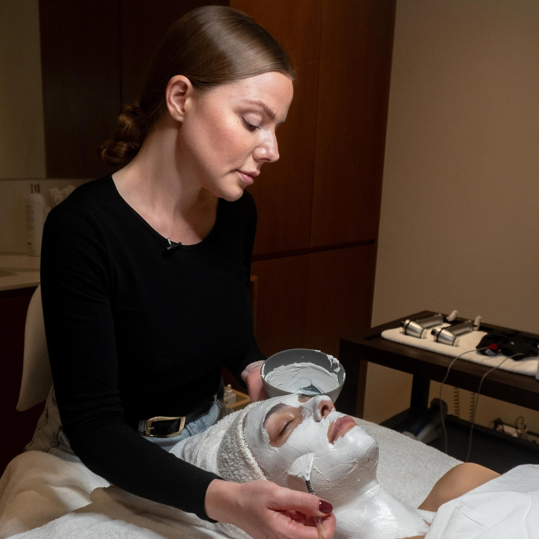 Facial vs Microneedling: Which Skin Treatment Is Right for You?